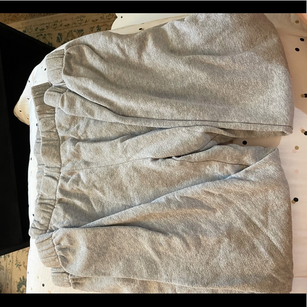 brandy melville joggers🤍🤍